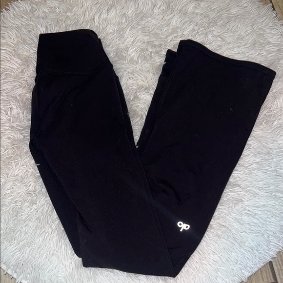 ALO Yoga Pants - ALO airlift bootcut high waist leggings